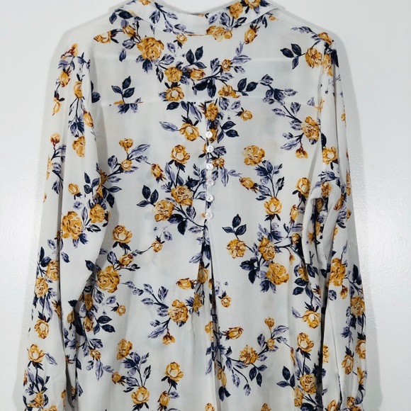 Floral Long Sleeve Button Down Blouse - Picture 5 of 5